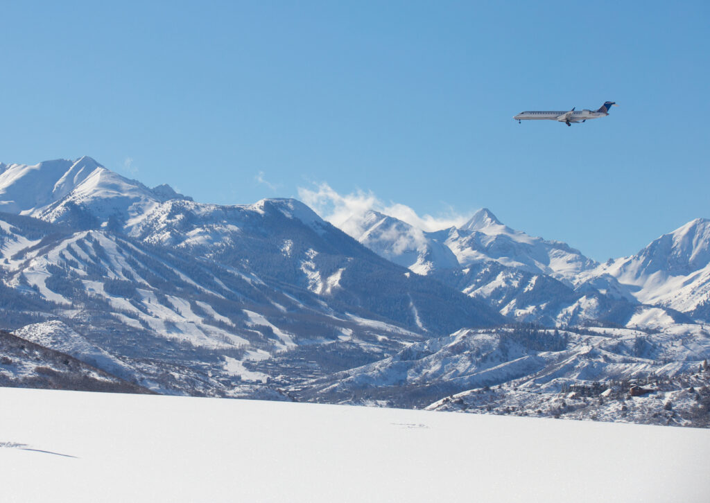 flying into aspen