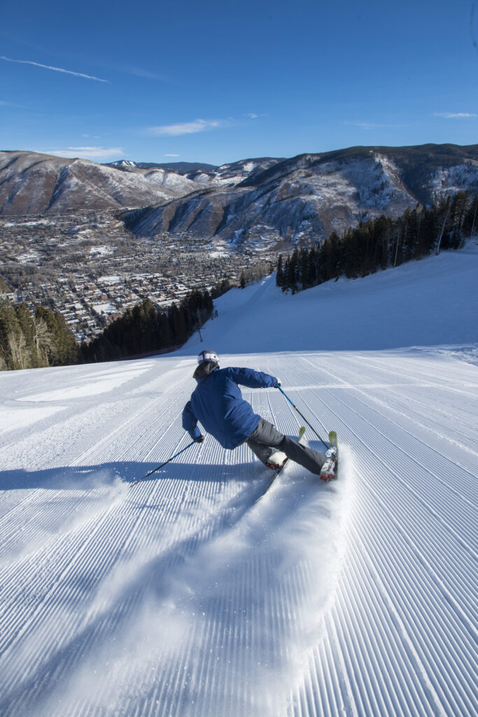 skiing aspen mountain