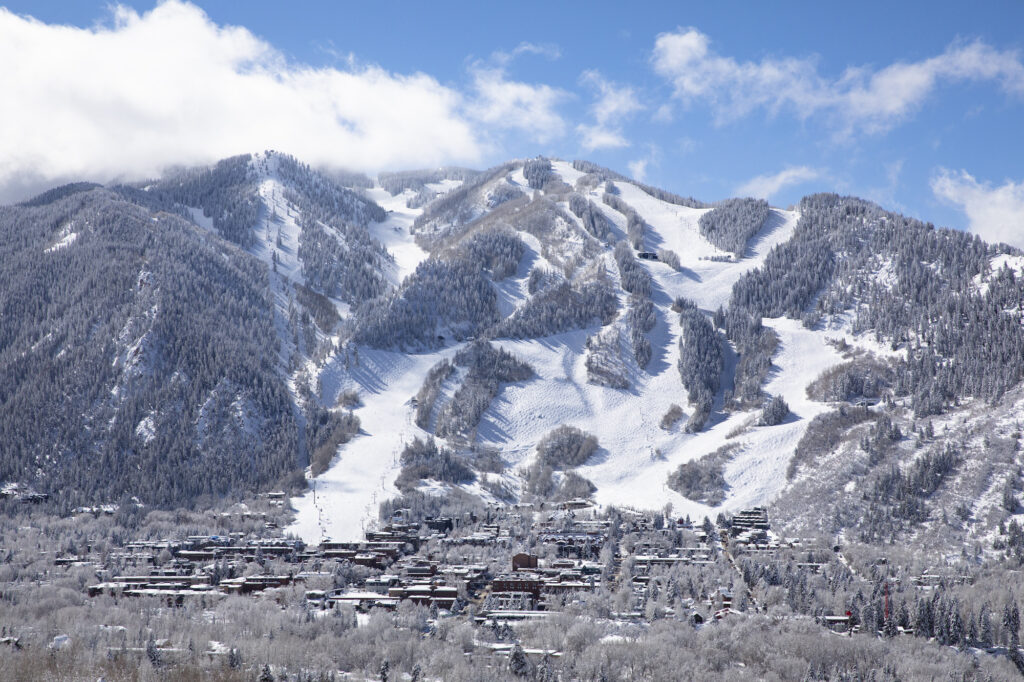 where to stay in aspen vs snowmass